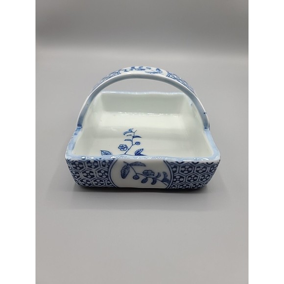 Fitz & Floyd Japan Square Trinket Basket Blue and White With Flowers Handle - Picture 5 of 13